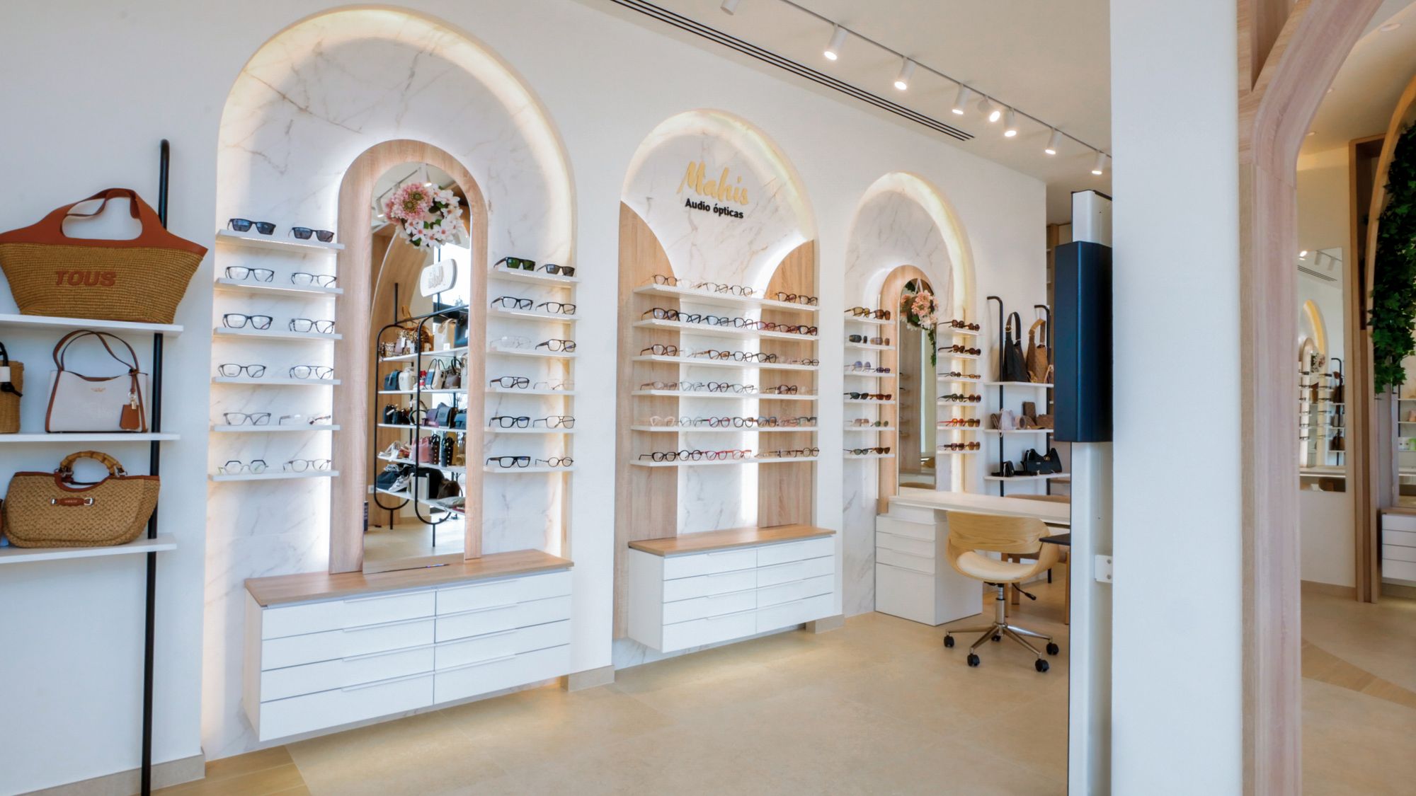 Boutique Mahis — Iluminación técnica