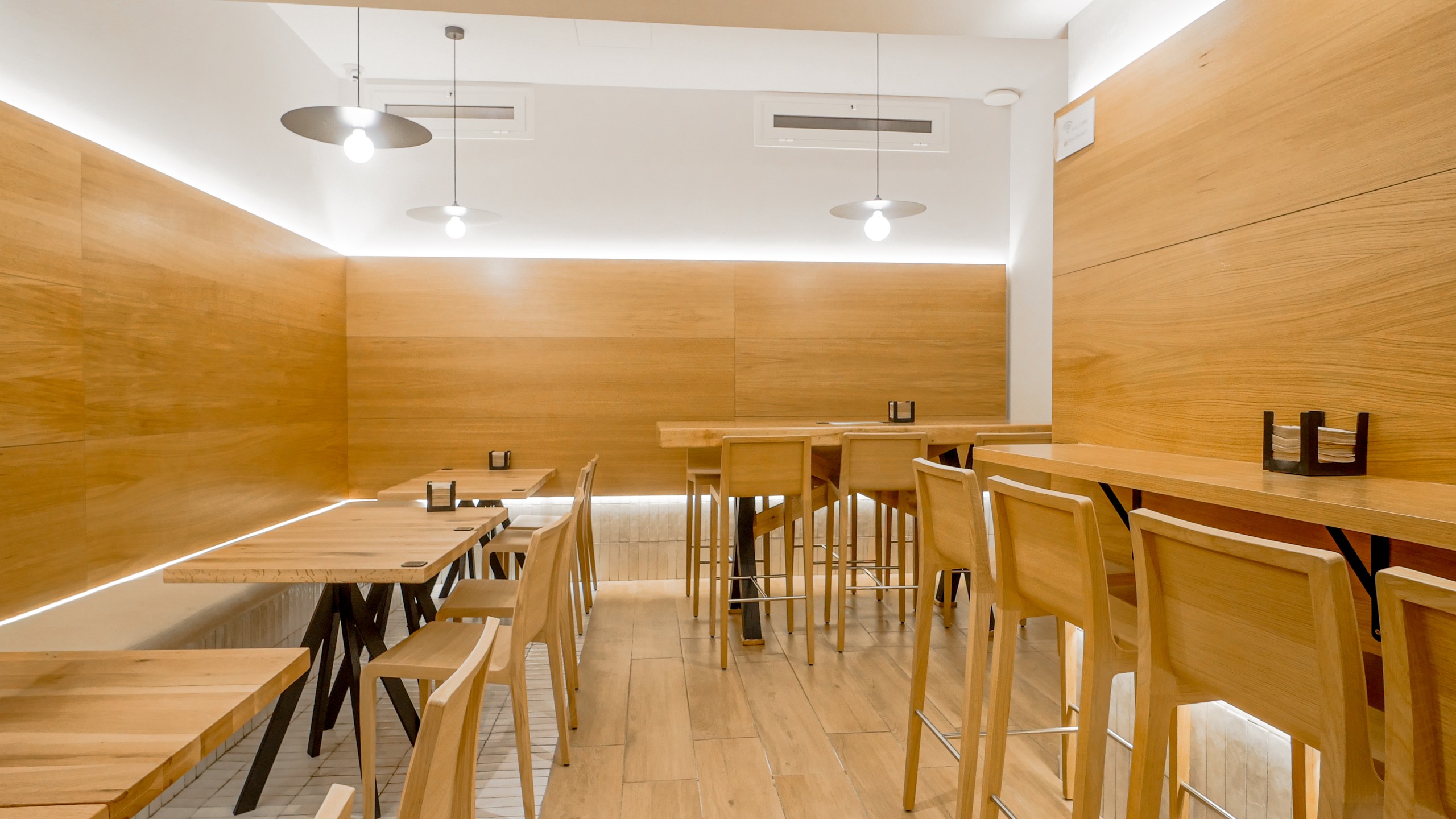 Zeriss Coffee — vista general de la reforma terminada